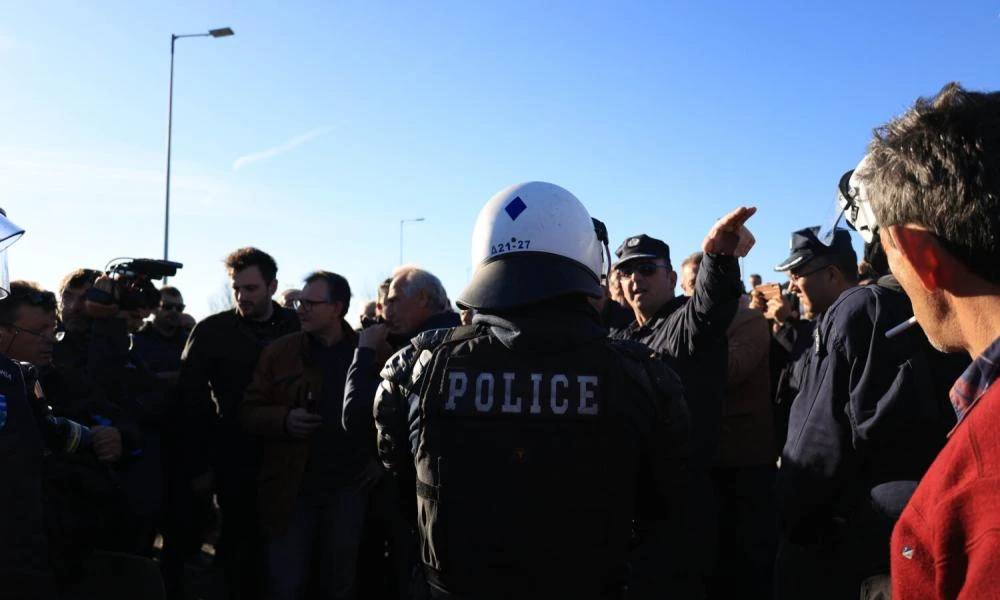 Αμετακίνητοι οι αγρότες κατεβαίνουν με τα τρακτέρ στην Αθήνα: "Θα γίνουμε Κιλελέρ" - Η πρώτες αντιδράσεις της κυβέρνησης (Βίντεο)